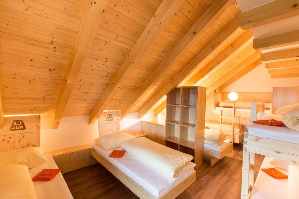 Ualm Untermarkter Alm Imst Esterno foto